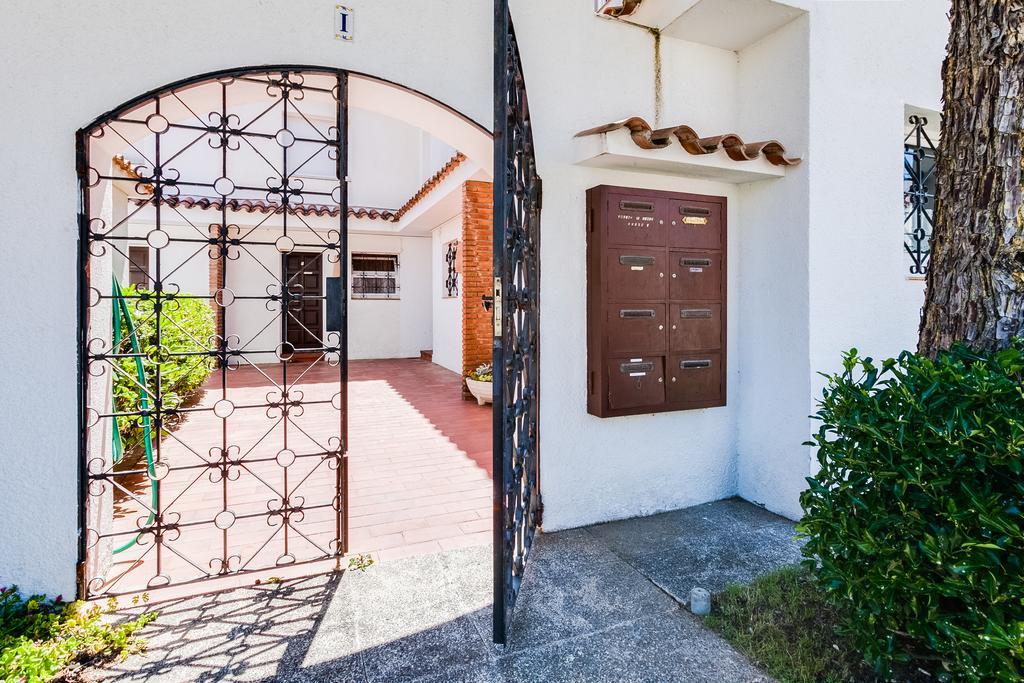 Vista Roses Mar - Casa Pescador Villa Empuriabrava Exterior foto